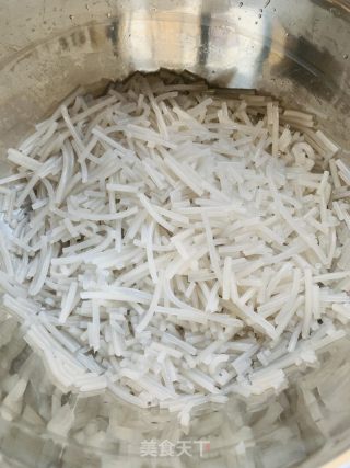 猪肉包子的做法步骤：2