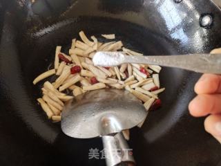 杏鲍菇炒虾仁的做法步骤：11