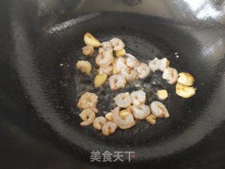杏鲍菇炒虾仁的做法步骤：7