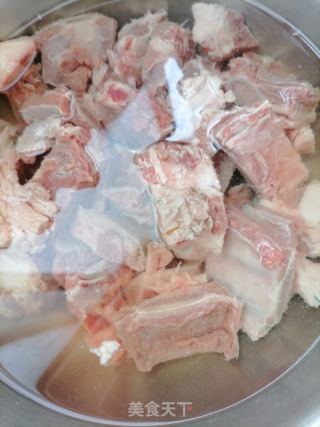 红烧牛排骨的做法步骤：1