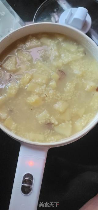 苹果杞子黑糖小米粥的做法步骤：3