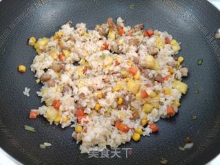 菠萝炒饭的做法步骤：7