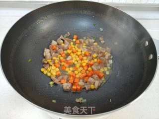 菠萝炒饭的做法步骤：4