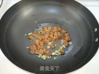 菠萝炒饭的做法步骤：3