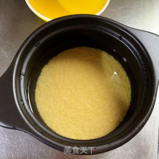 海参小米粥的做法步骤：1