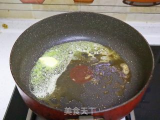 鸡丁肉酱螺丝意面的做法步骤：6