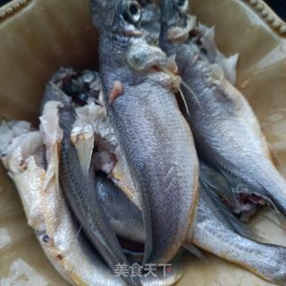 家常焖小黄花的做法步骤：1