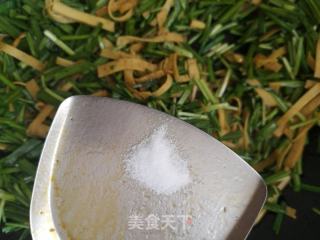 豆皮炒韭菜的做法步骤：6