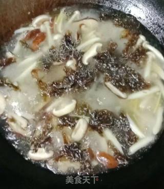 菌菇紫菜蛋花汤的做法步骤：10