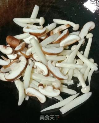 菌菇紫菜蛋花汤的做法步骤：7