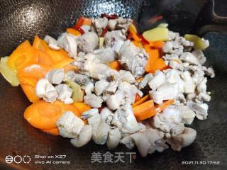 胡萝卜烧鸭肉的做法步骤：4
