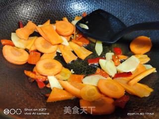 胡萝卜烧鸭肉的做法步骤：3
