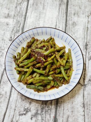 鲜香下饭梅菜肉酱炒豆角的做法步骤：6