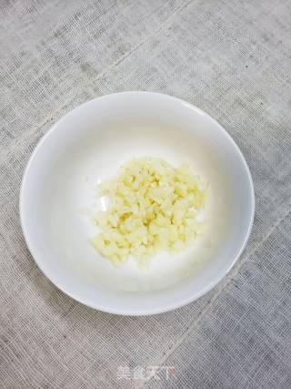 鲜香下饭梅菜肉酱炒豆角的做法步骤：3