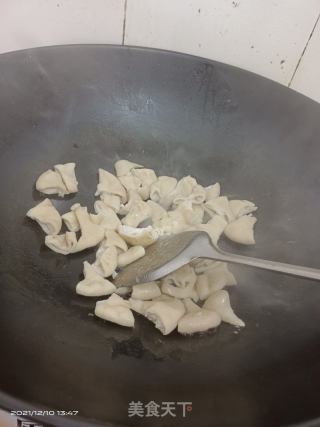 酸菜肥肠的做法步骤：4