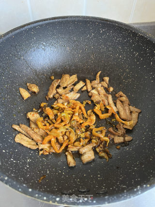 榨菜肉丝面的做法步骤：5