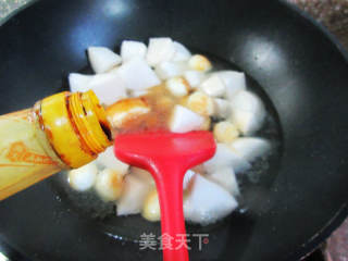 虎皮鹌鹑蛋烧萝卜的做法步骤：4