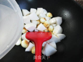 虎皮鹌鹑蛋烧萝卜的做法步骤：3