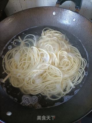 阳春面的做法步骤：2