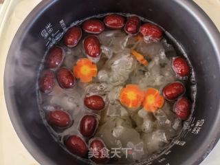 胡萝卜红枣银耳汤的做法步骤：11