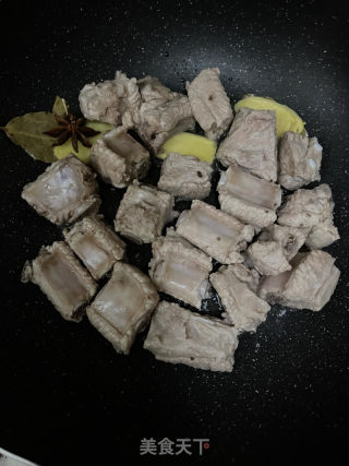 魔芋烧排骨的做法步骤：6