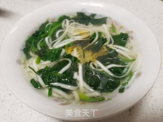 菠菜汤面条的做法步骤：6