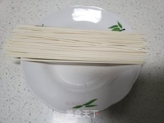 菠菜汤面条的做法步骤：2