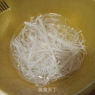 菠菜拌金针菇的做法步骤：7