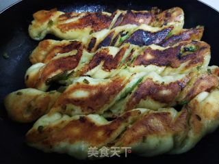 煎葱香花卷的做法步骤：12