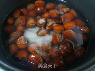 电饭锅糖炒板栗的做法步骤：5