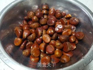 电饭锅糖炒板栗的做法步骤：2