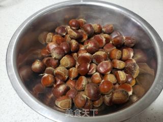电饭锅糖炒板栗的做法步骤：1