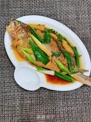 红烧黄花鱼的做法步骤：9