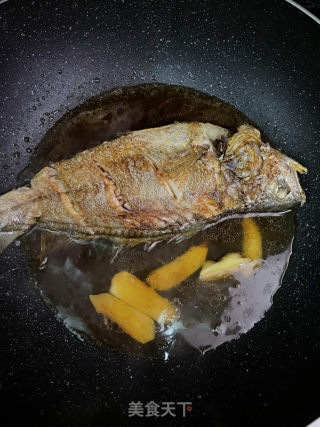 红烧黄花鱼的做法步骤：7