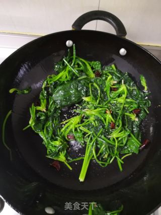 炝炒菠菜的做法步骤：6