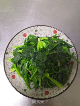 炝炒菠菜的做法步骤：3