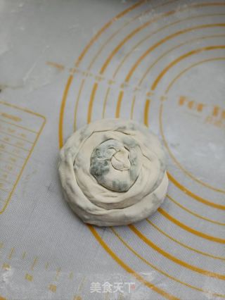 香葱油饼的做法步骤：12