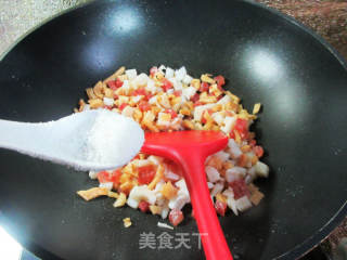 香肠萝卜干炒莲藕的做法步骤：7