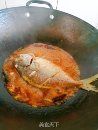 红烧金鲳鱼的做法步骤：7