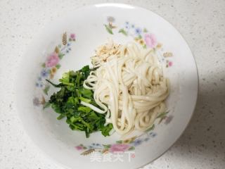 香菜虾皮汤面条的做法步骤：6