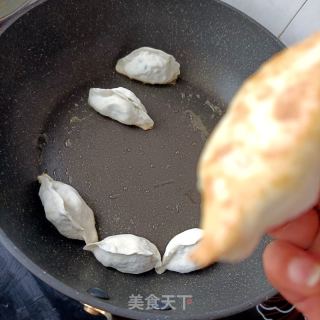 冰花荠菜煎饺的做法步骤：10