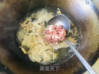 酸辣肉丝汤的做法步骤：3