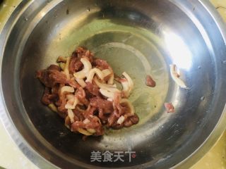 酸辣肉丝汤的做法步骤：1