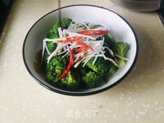 家庭版白灼西兰花的做法步骤：9