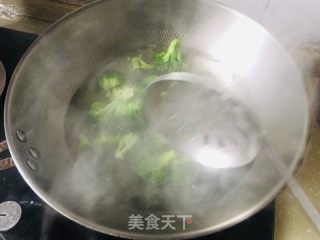 家庭版白灼西兰花的做法步骤：4