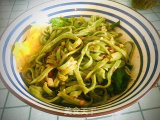 油泼辣子菠菜面的做法步骤：15