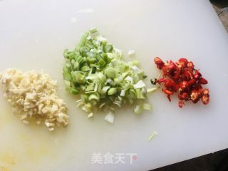 油泼辣子菠菜面的做法步骤：7