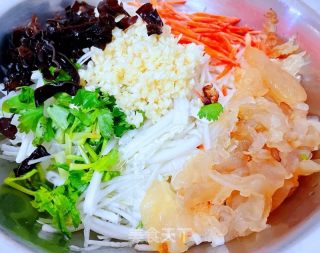 蜇皮粉丝木耳拌白菜#清肠食谱#的做法步骤：4