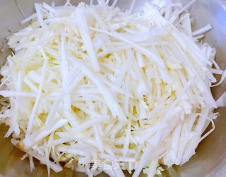蜇皮粉丝木耳拌白菜#清肠食谱#的做法步骤：3