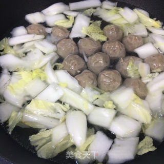牛肉丸白菜汤面的做法步骤：4